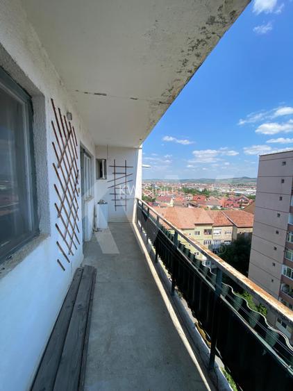 Apartament de vanzare 4 camere - 2