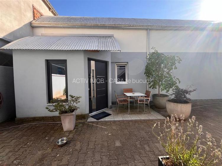 Lugoj,  Vila de Vis Cu Piscina, 440 Mp. Construiti, 820 Mp. Teren - 26