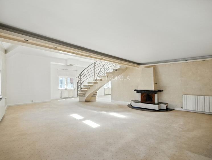 Vila cu arhitectura deosebita, adiacent Bd-ului Lascar Catargiu, refacuta integr - 9