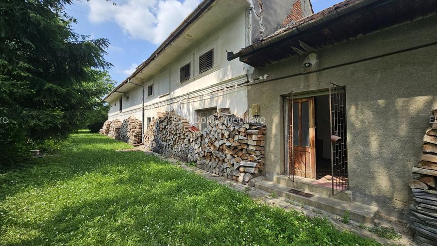 Cristian aproape de Primarie casa saseasca teren 1400 mp - 2