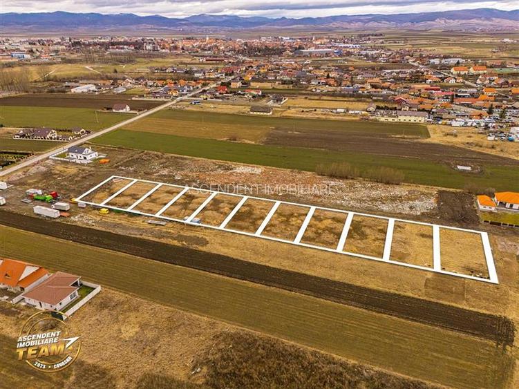 FILM! Terenuri intravilane de 680mp de vanzare, cu utilitati, Targu Secuiesc - 2