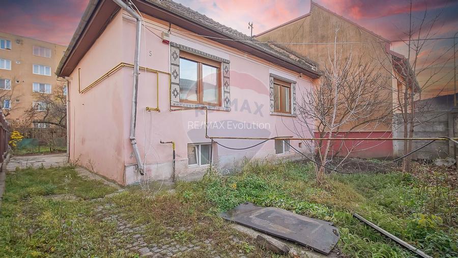 COMISION 0 Casă cu potențial excelent, teren 446 mp, Strada Fanionului - 2