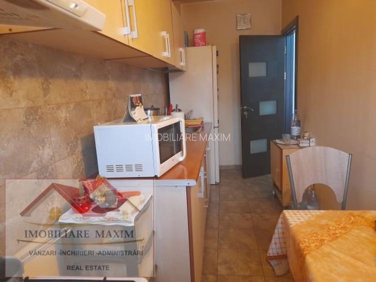 Apartament 3 camere zona comerciala Selimbar - 10