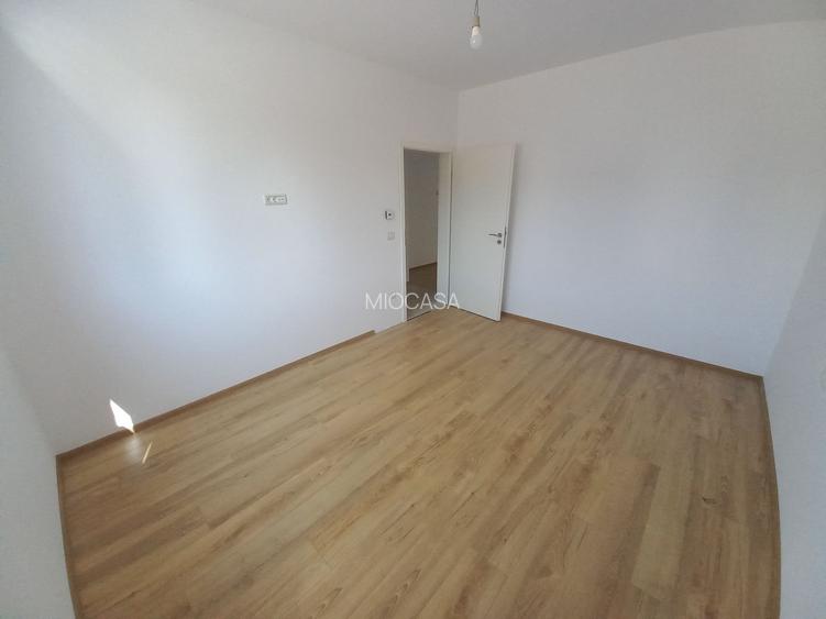 NOU. Langa Profi. La asfalt. Bucatarie inchisa. Etaj 1. - 6