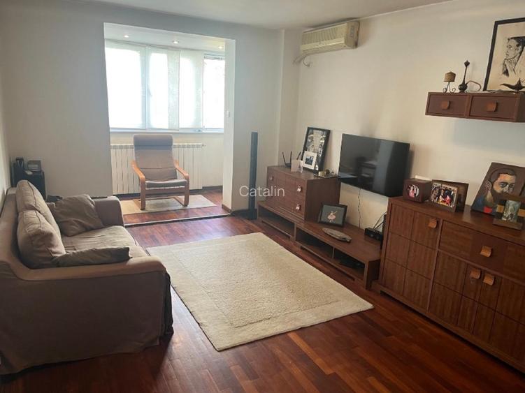 3 camere decomandat/5 min de statia Metrou Titan/3 min. parc/Centrala apartament - 3