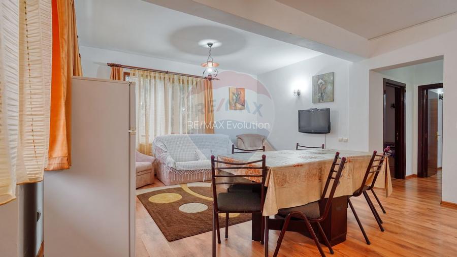 Vilă de vânzare în Predeal – vedere panoramică către pârtia de schi - 4