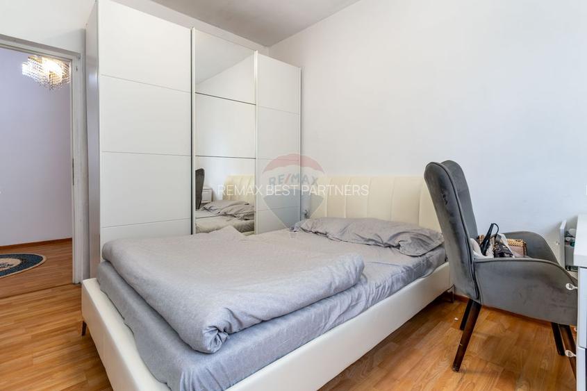 Casa cu 10 camere de vanzare pe str. Corneliu Coposu - 21