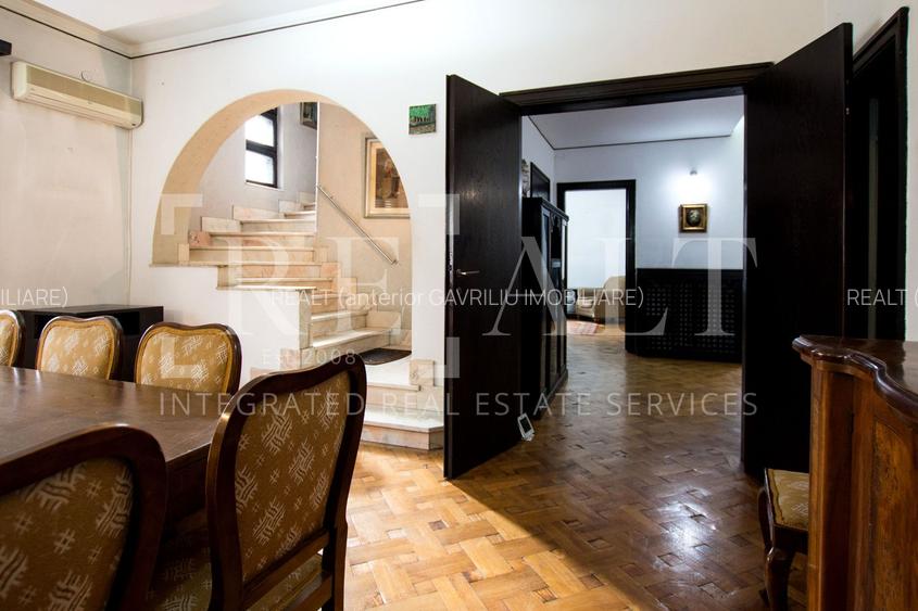 Inchiriere casa, vila 5 camere | Arhitectura deosebita, Curte | Stefan cel Mare - 11