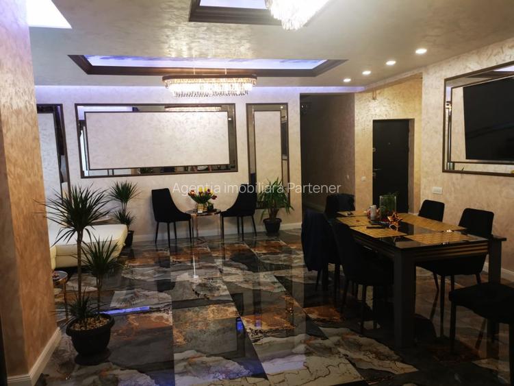 Penthouse cu 5 camere decomandat în Prundu - 3