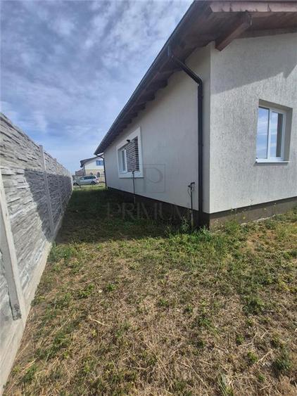 CASA INDIVIDUALA - SUPERBA - APROAPE DE CENTURA
