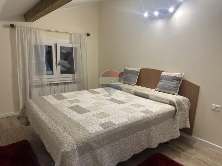 Casă / Vilă cu 7 camere de vânzare Izvoare