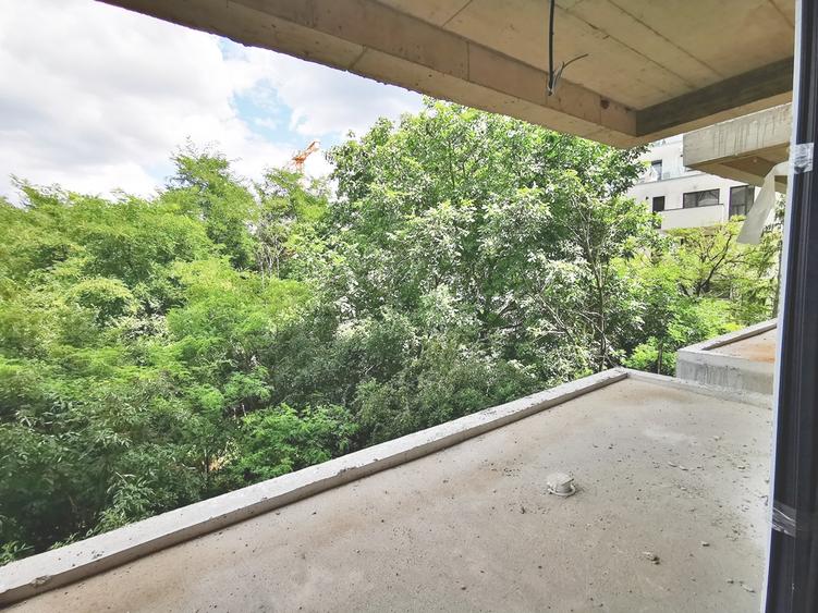 Vanzare penthouse 3 camere Doi Cocosi la lac Sisesti la 3 min metrou Straulesti