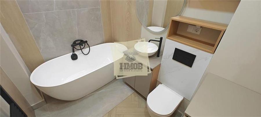 Penthouse cu 3 camere 3 bai si terasa 88 mp in zona Lazaret