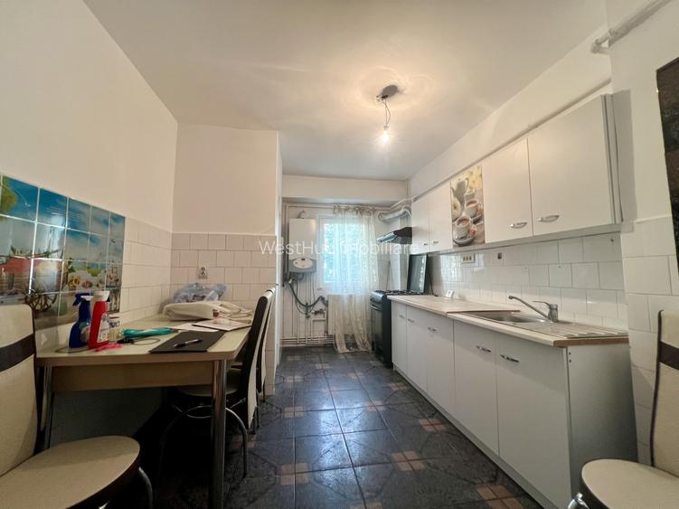 Apartament 4 camere, 77 mp utili, etaj 1, decomandat - zona Liceul Auto - 5