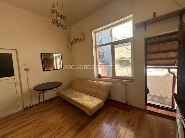 2 corpuri de casa - Centru - 155.000 euro  (Cod E8+E10) - 4