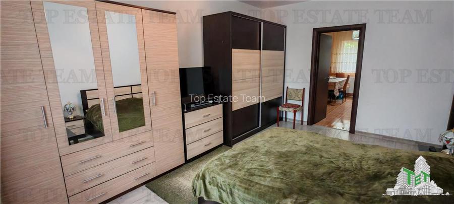Vila 14+ camere 970mp, teren 1045mp, pt ninim 2 familii, mobilata/utilata, 2 gar - 27