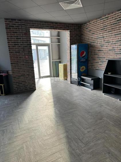 Spatiu comercial de vanzare  ,98 mp , BMW - 10