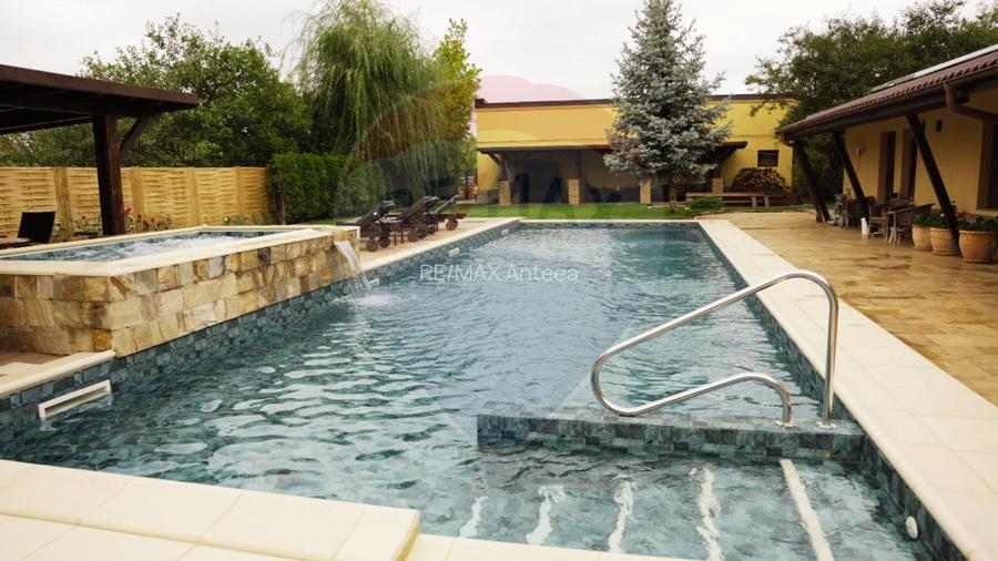 Vilă cu parc, piscină, jacuzzi și foișor, panouri fotovoltaice - 5