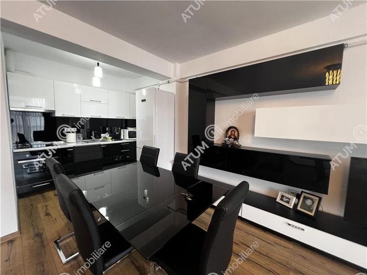 Apartament 3 camere 2 balcoane etaj intermediar zona Doamna Stanca