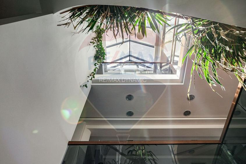 Clădire de birouri Micalaca pe principală, vad si vizibilitate sporită - 23