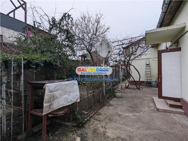 Rahova-Margeanului casa 100 mp, teren 315 mp,deschidere 13,5 ml,garaj - 12