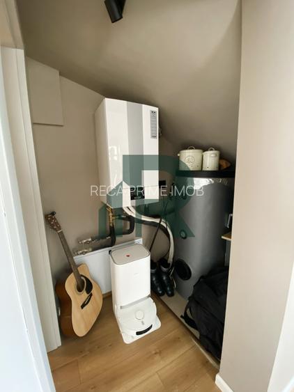 Duplex cu 4 camere 2 bai si curte libera 200 mp in Cisnadie - 11