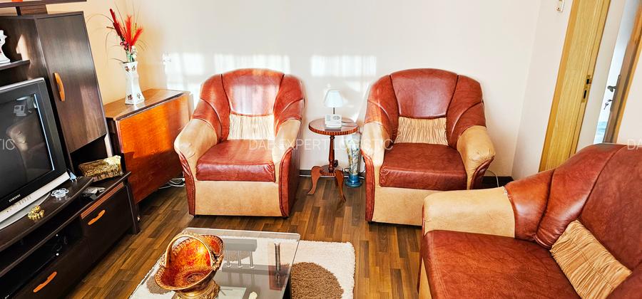 Inchiriere apartament 3 camere etaj 3 , zona PATISERIA DANA - 5
