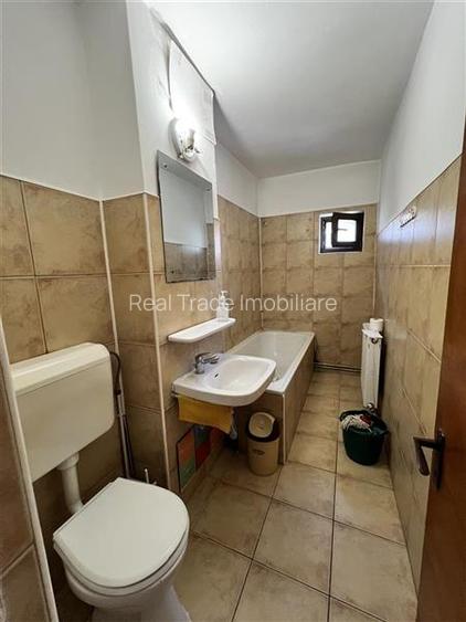 Apartament 2 camere decomandat etaj intermediar Centrul Civic - 10