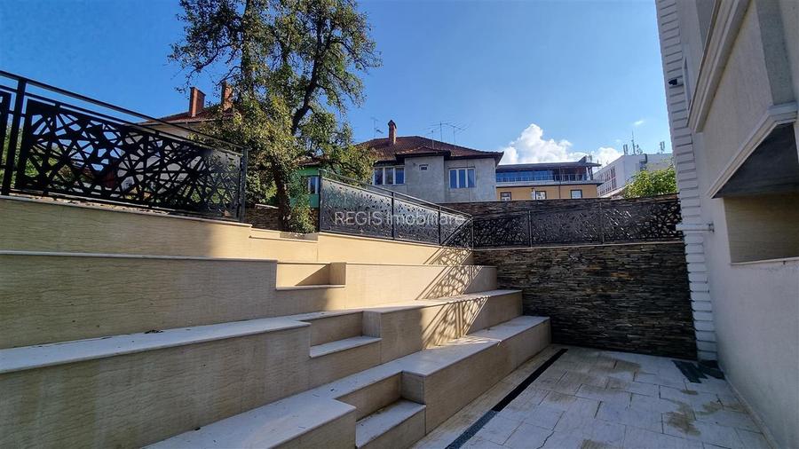 Vila - Bloc modern de 11 camere zona Centrul Civic , Onix - 37