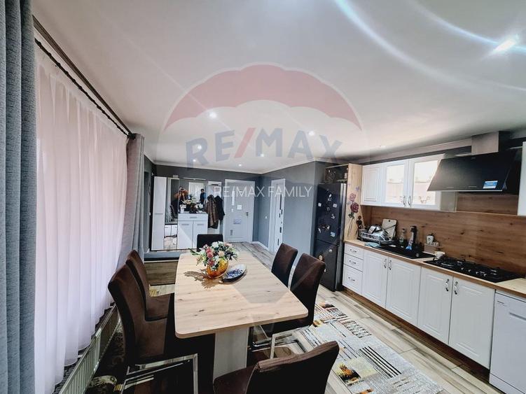 Casă cu 3 camere de vânzare in Hidiselu de Sus - 8