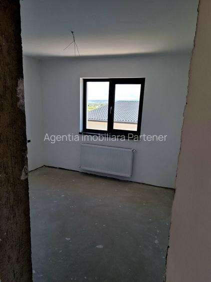 Casă / vilă Mărăcineni / Argeș , finisaje moderne ! - 17