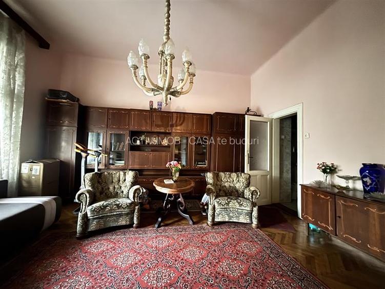 Apartament 129 mp cu vedere spre Crisul Repede si demisol independent in cladire - 2