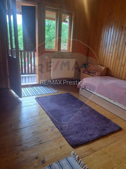 Casă vacanta 2007 Izvoarele Valenii de Munte teren 3000 mp - 9