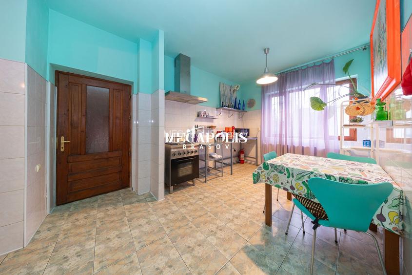 Pensiune de vânzare în Râșnov | 14 camere | 427 mp - 37