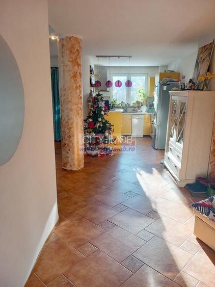 Vanzare apartament 3 camere  in Vila Parter Inalt Busteni Prahova - 4