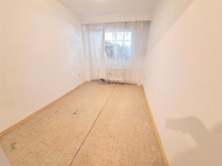 Apartament 3 camere decomandat zona Narcisa - 7