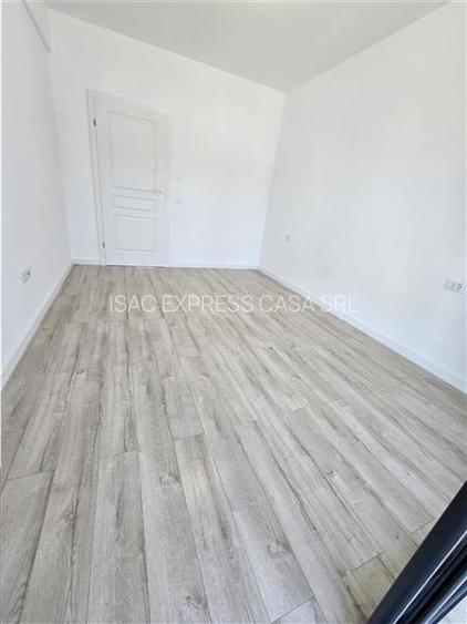 Apartament tip penthouse -111 mp, 4 camere, 2 bai, terasa 18 mp Finalizat, intab - 3