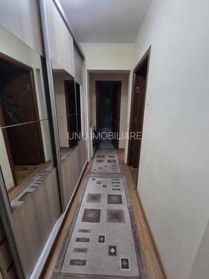 Alexandru - Minerva - 3 camere decomandat - mobilat - 1980 - 2