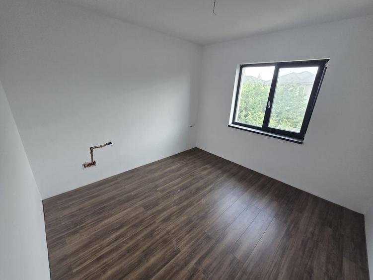 Complex rezidential nou. 4 Camere. 2 Bai. Curte.