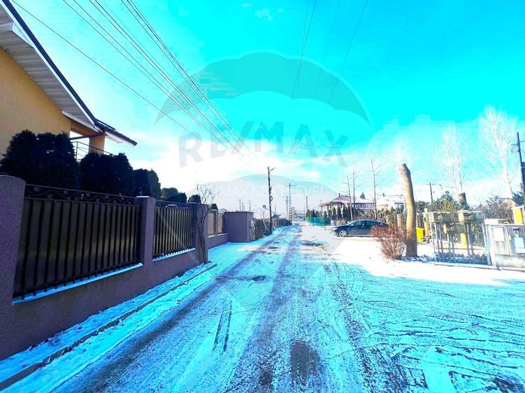 Teren de vânzare strada Bradului zona Lilieci - 5