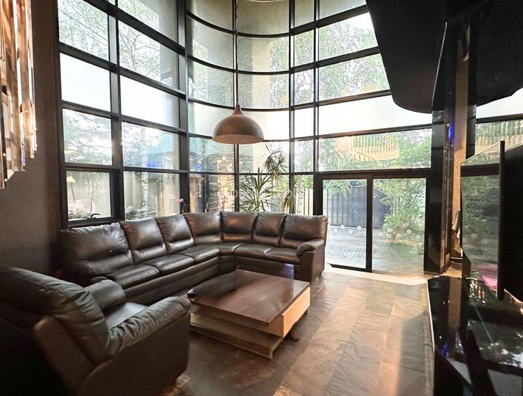 Vă prezentăm o proprietate cu adevărat remarcabilă - 4