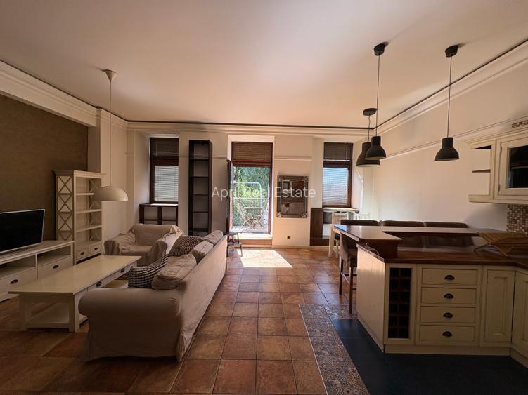 Centrul Vechi, Universitate, ap.2 camere, lux, et.2, 70mp, 780Euro/luna - 2