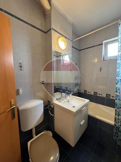 Apartament cu 3 camere de închiriat ultracentral