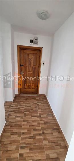 Apartament 2 camere cf 2 semidecomandat zona Crang 2 - 5