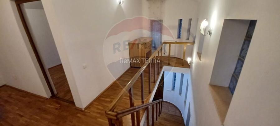 DE INCHIRIAT: Casă / Vilă P+1 - Zona Centrala BAIA MARE - 9