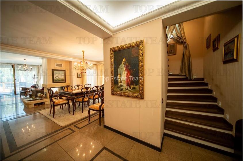 Vila de Lux cu Piscina, Acces direct la Lac si Vedere Panoramica - 14