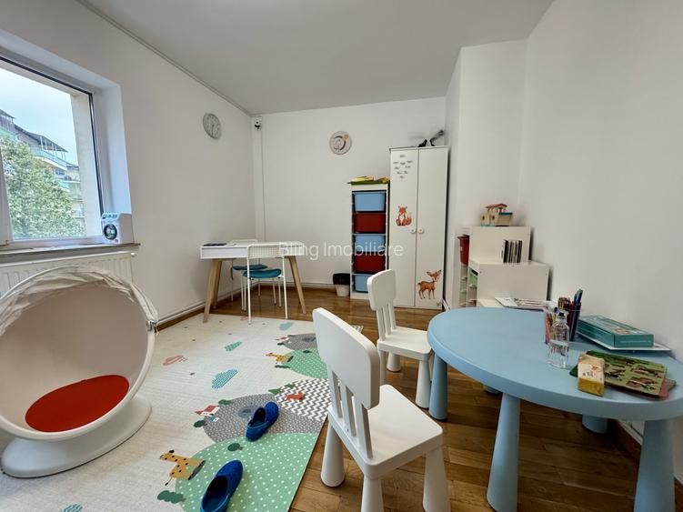 Casă 500 mp utili, teren 2000 mp, 10 parcări, cartier Andrei Mureșanu - 10