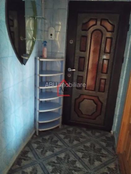 De vanzare  Apartament cu 3 camere - 7