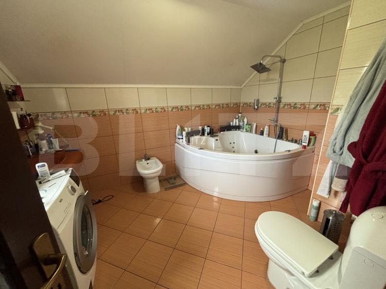 Casa de vanzare cu 4 camere, cartier Bradet - 10