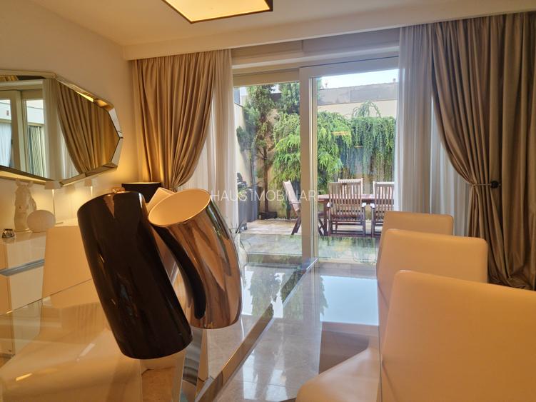 Vila deosebita  la un pas de mare mobilata si utilata - 6